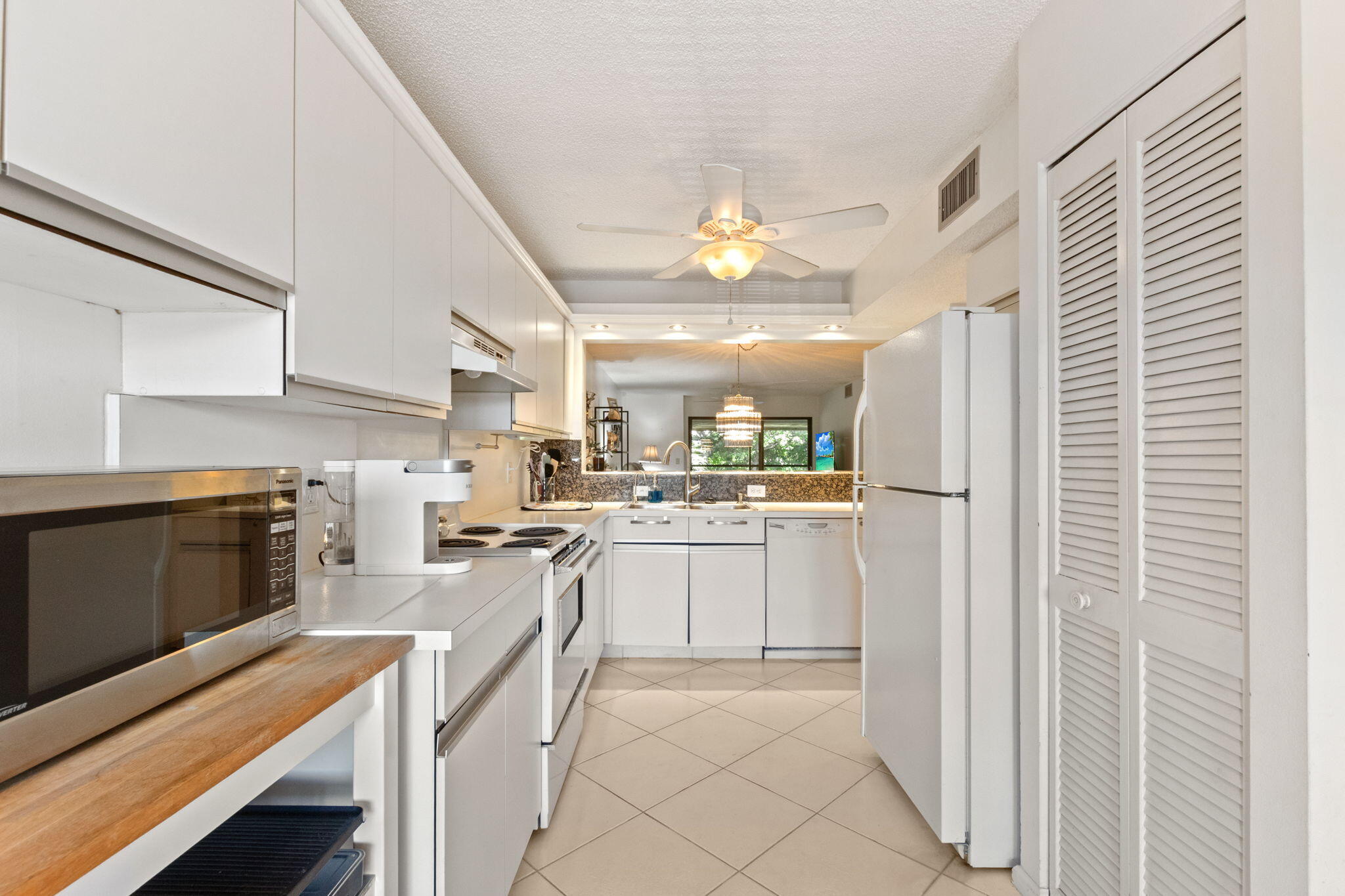 5380 Cedar Lake Drive 303