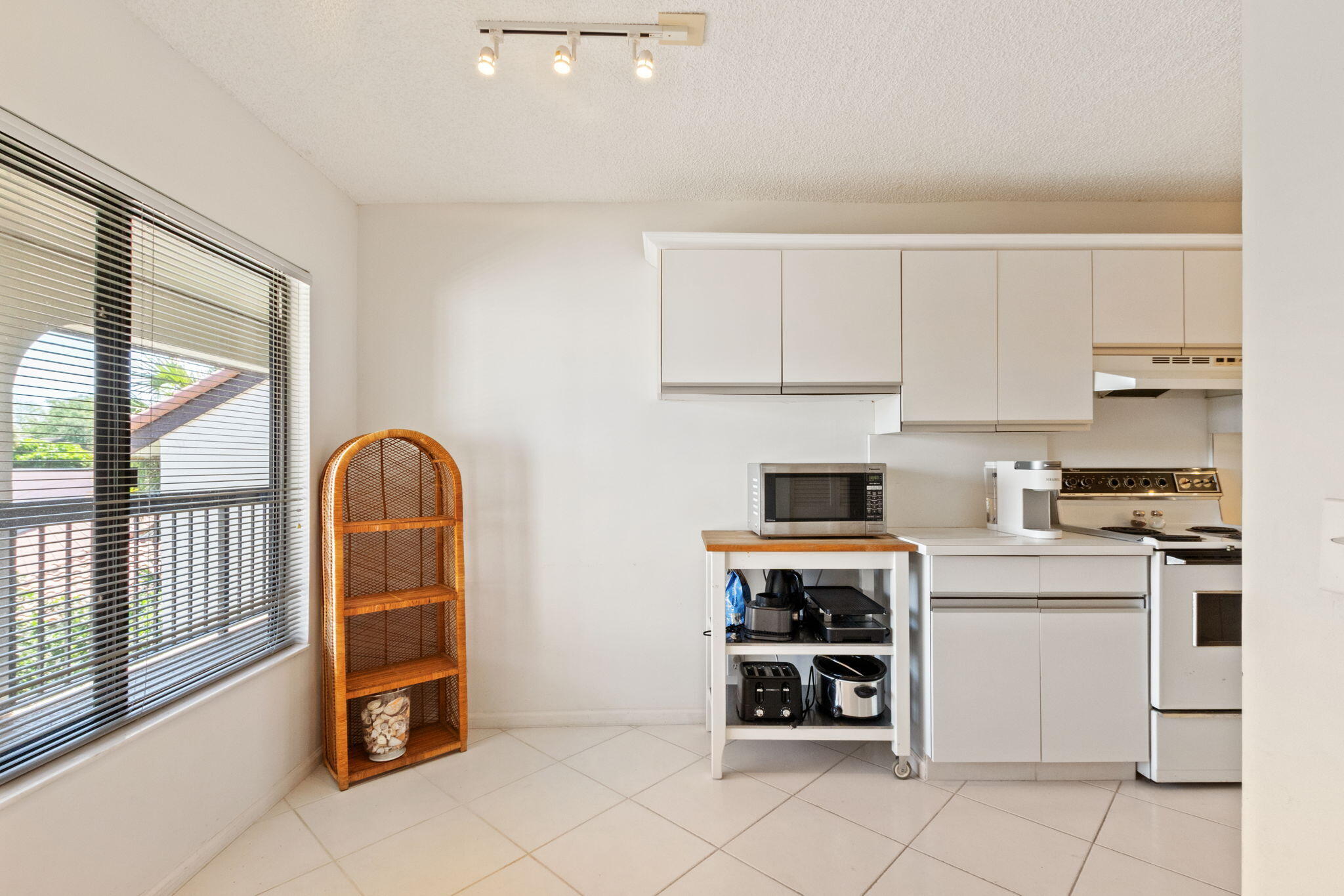 5380 Cedar Lake Drive 303