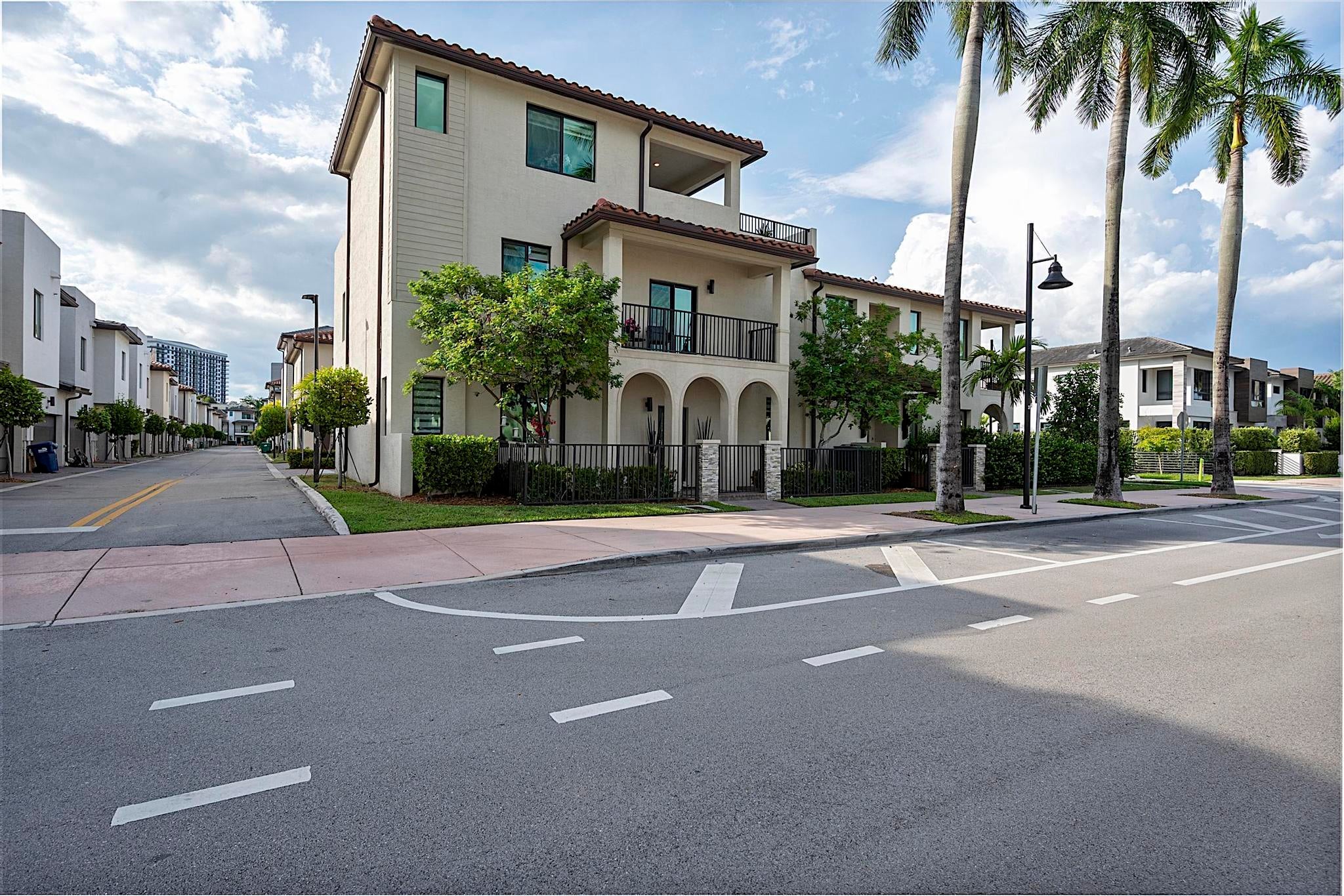 8321 Central Park Boulevard, Doral FL 33166