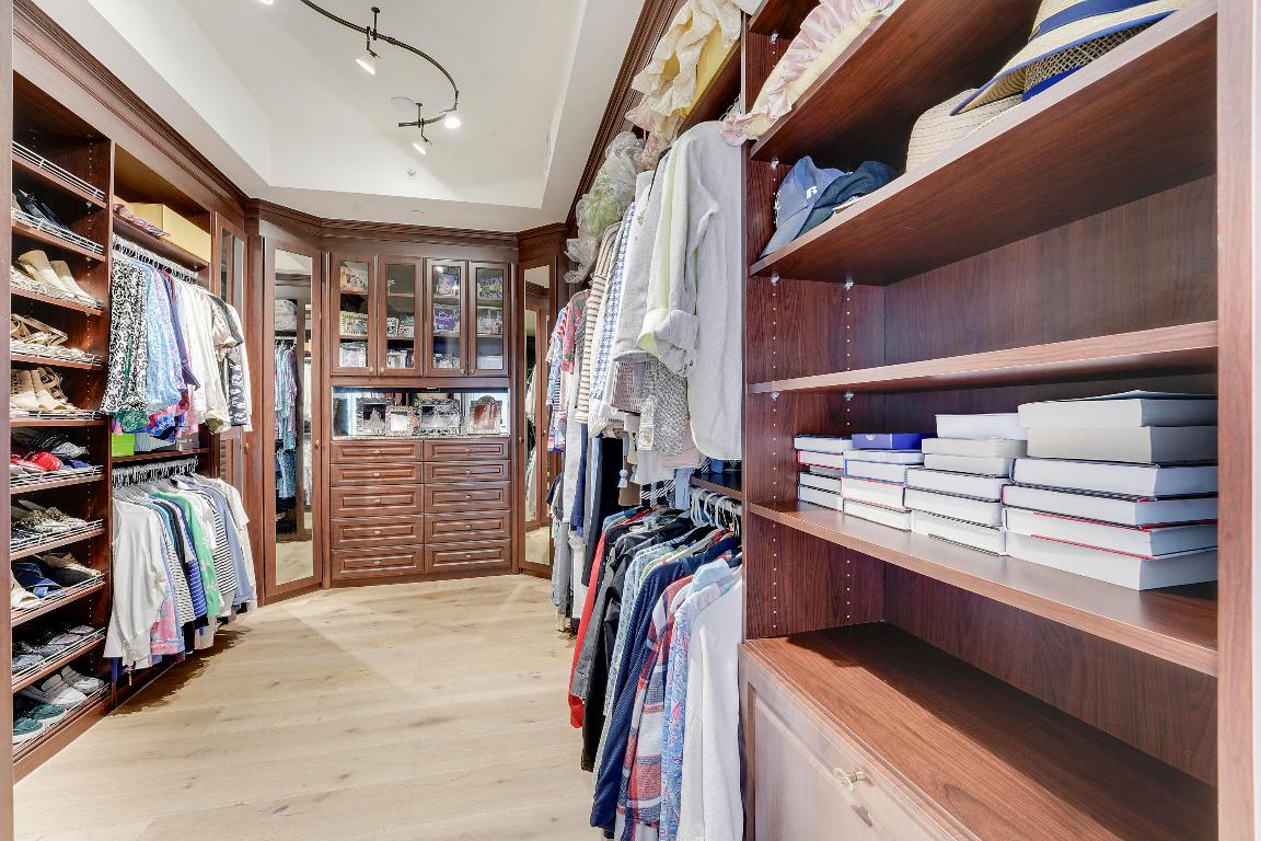 OCEAN'S EDGE - Residential