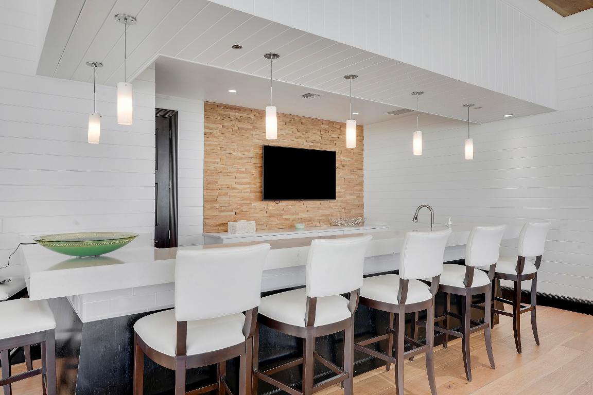 OCEAN'S EDGE - Residential