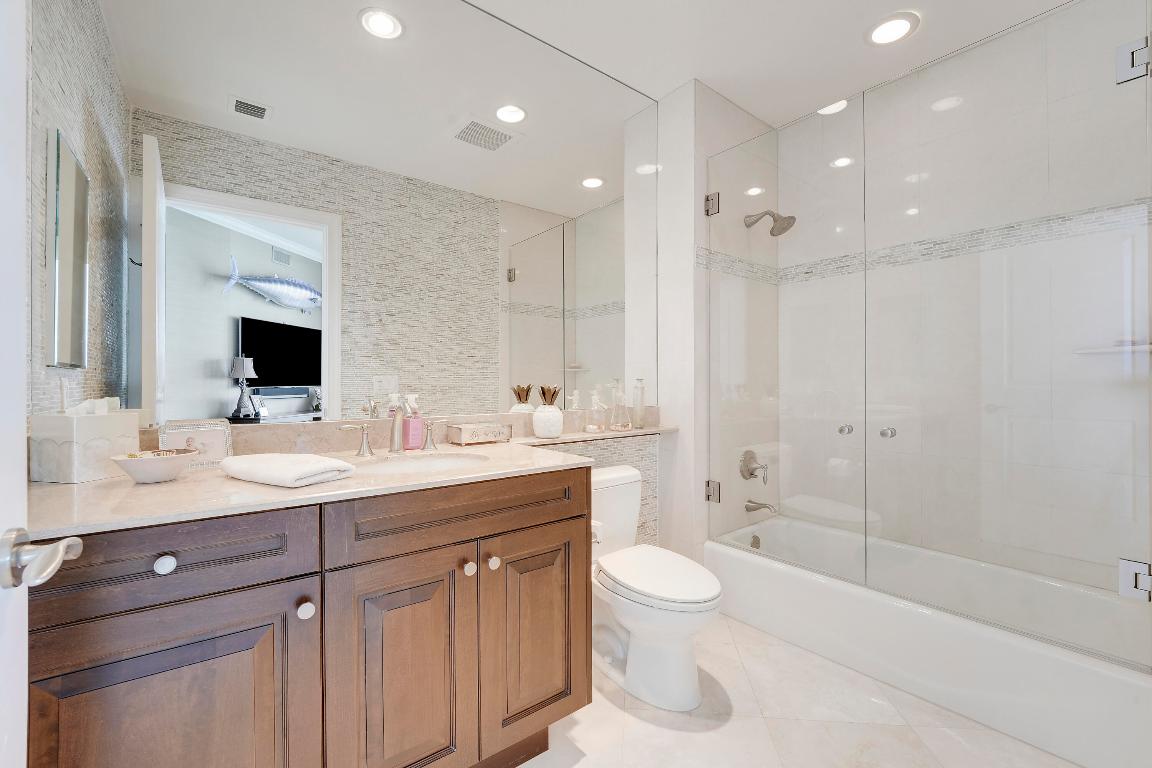 OCEAN'S EDGE - Residential