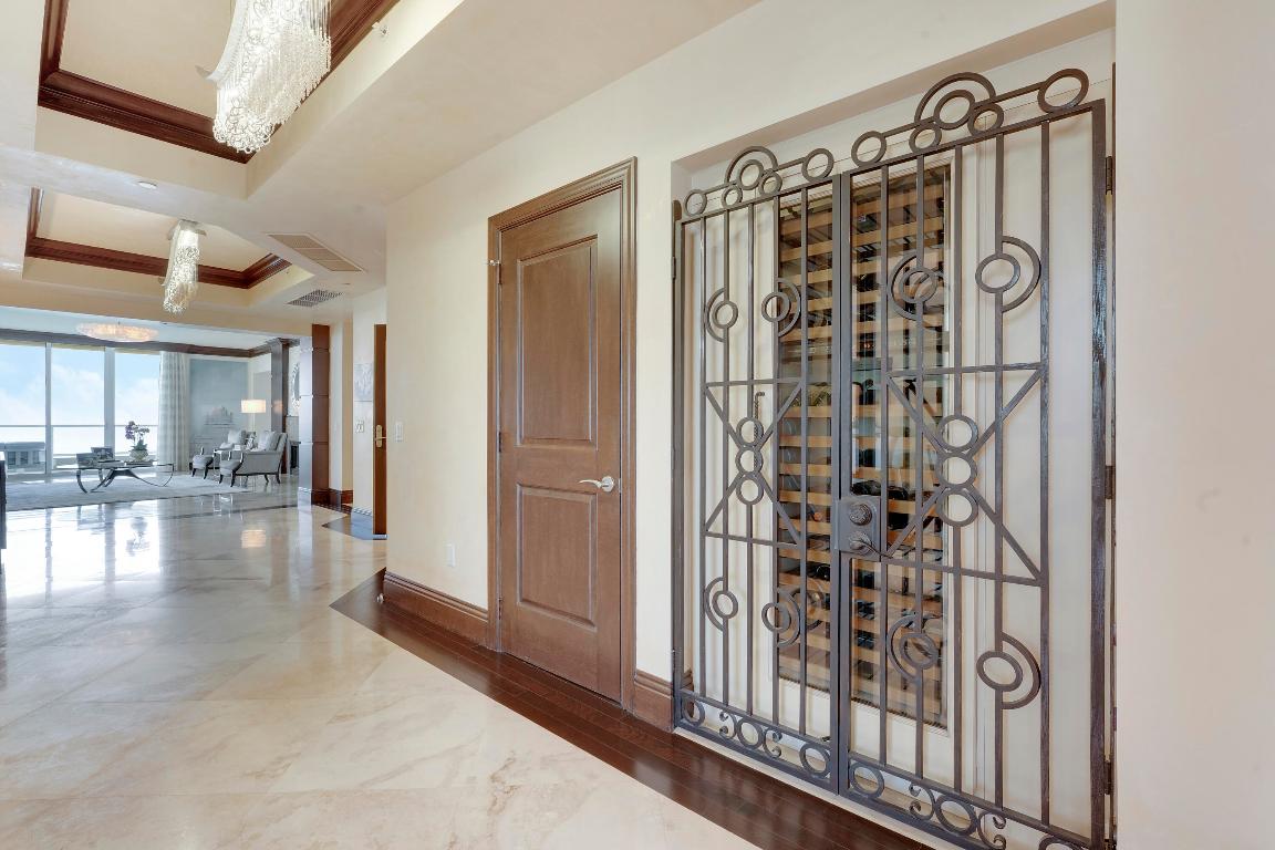 OCEAN'S EDGE - Residential