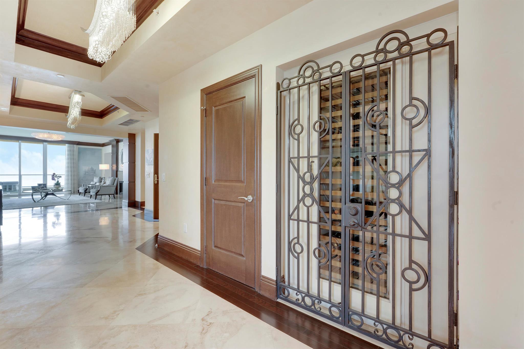 OCEAN'S EDGE - Residential