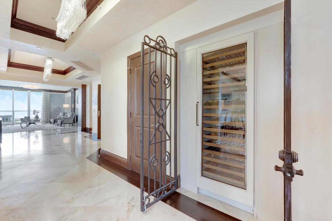 OCEAN'S EDGE - Residential