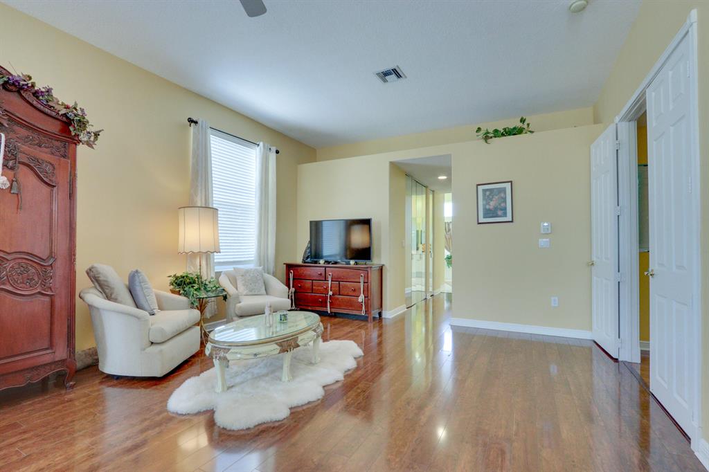 MADISON GREEN - Residential