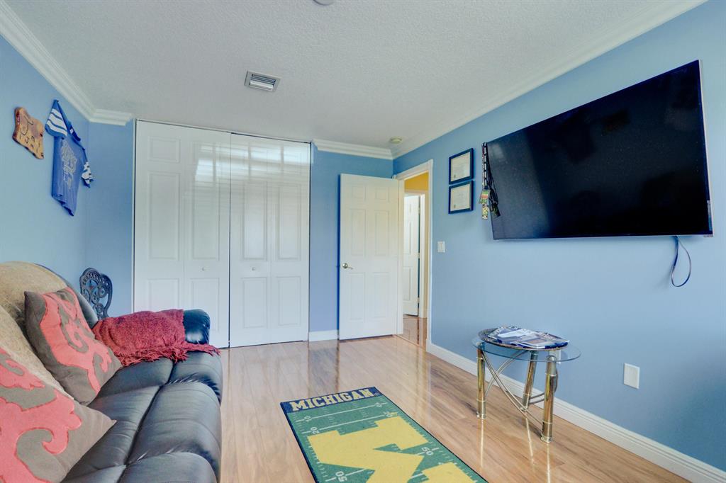 MADISON GREEN - Residential