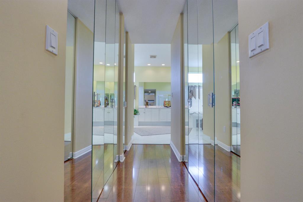 MADISON GREEN - Residential