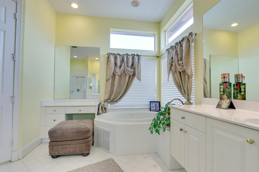 MADISON GREEN - Residential