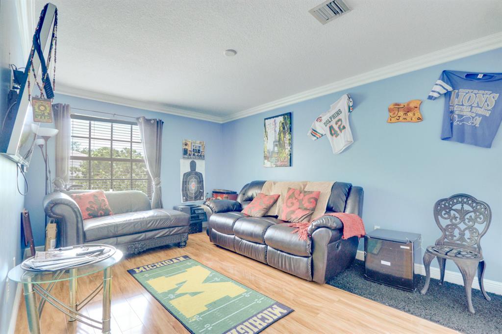 MADISON GREEN - Residential