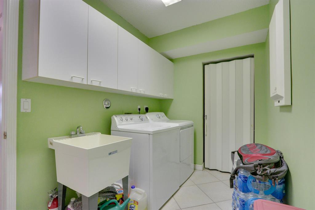 MADISON GREEN - Residential