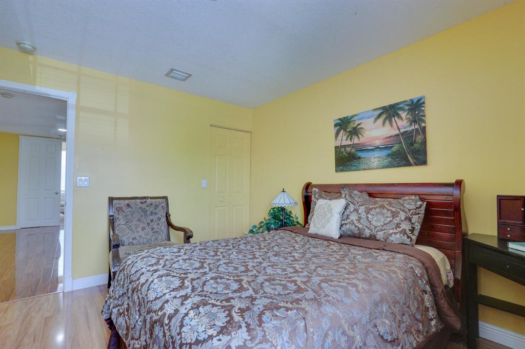 MADISON GREEN - Residential