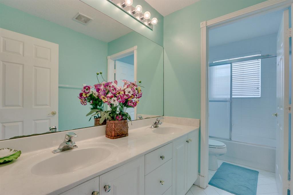 MADISON GREEN - Residential