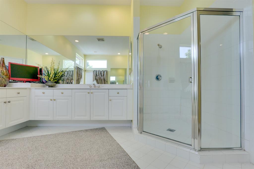 MADISON GREEN - Residential