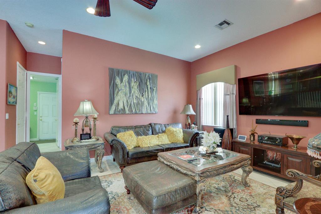 MADISON GREEN - Residential