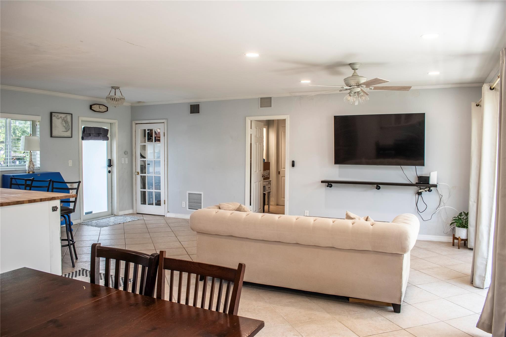 1000 SE 4th St 209