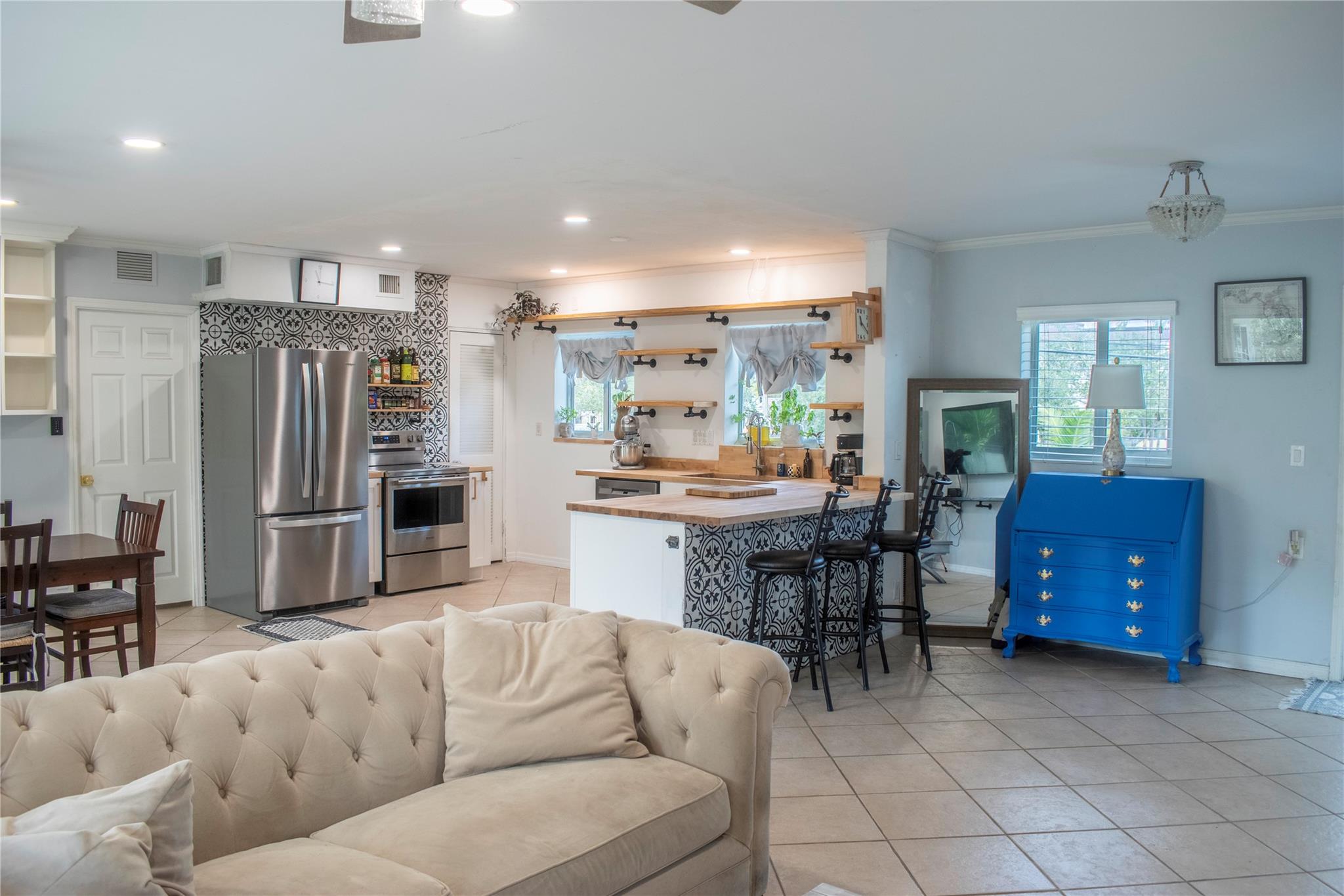 1000 SE 4th St 209