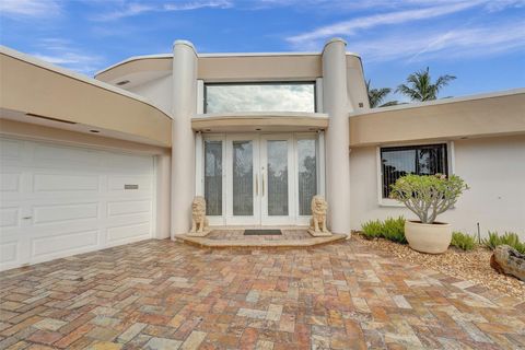 Single Family Residence in Tamarac FL 6201 Royal Poinciana Ln Ln 1.jpg