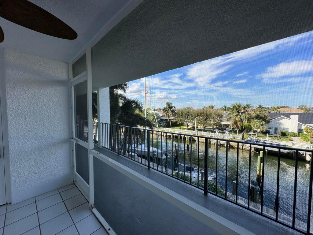 Photo of 109 Paradise Harbour Boulevard #312, North Palm Beach, FL 33408 (MLS # R10918686)