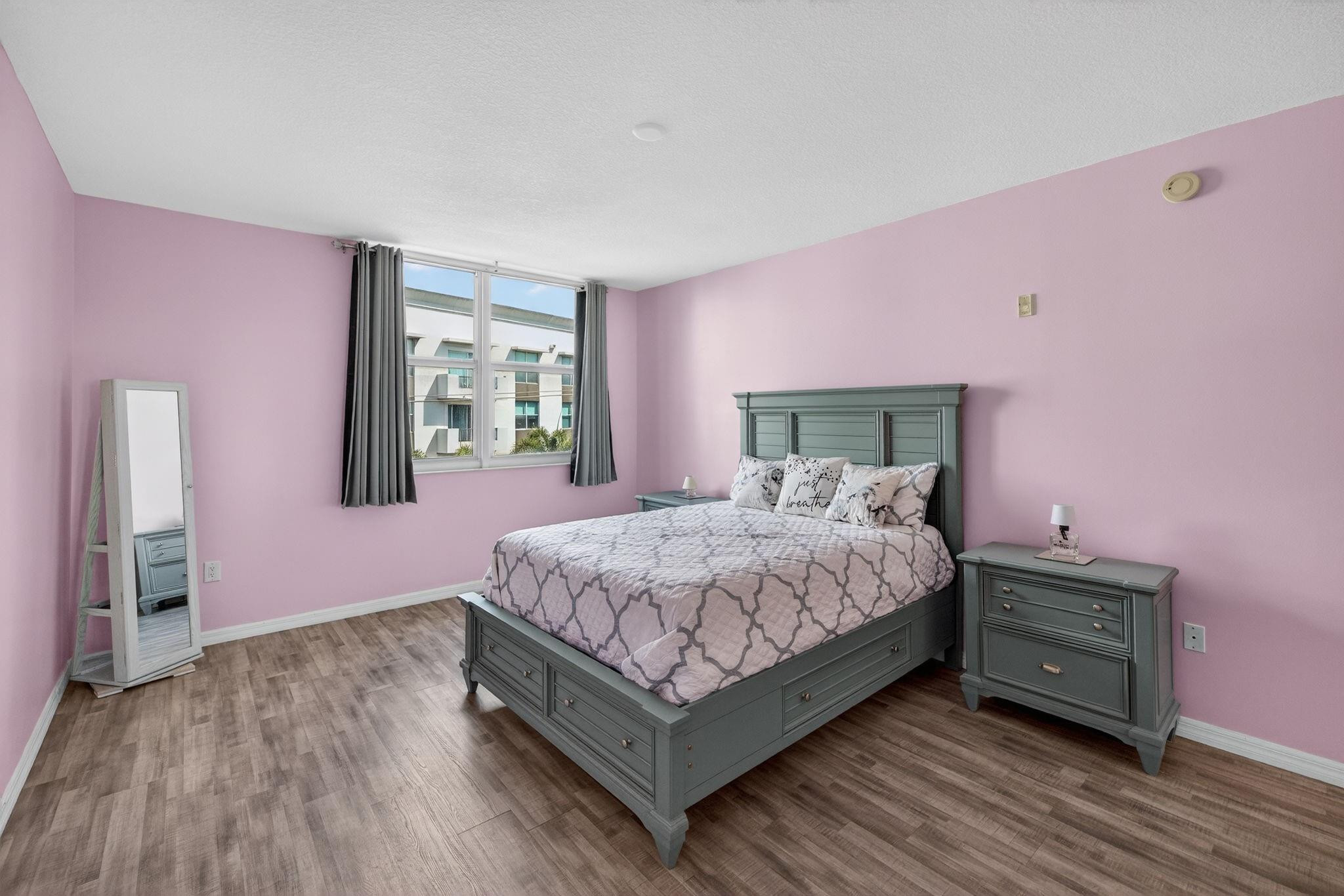 LAUDERDALE ONE CONDO - Residential