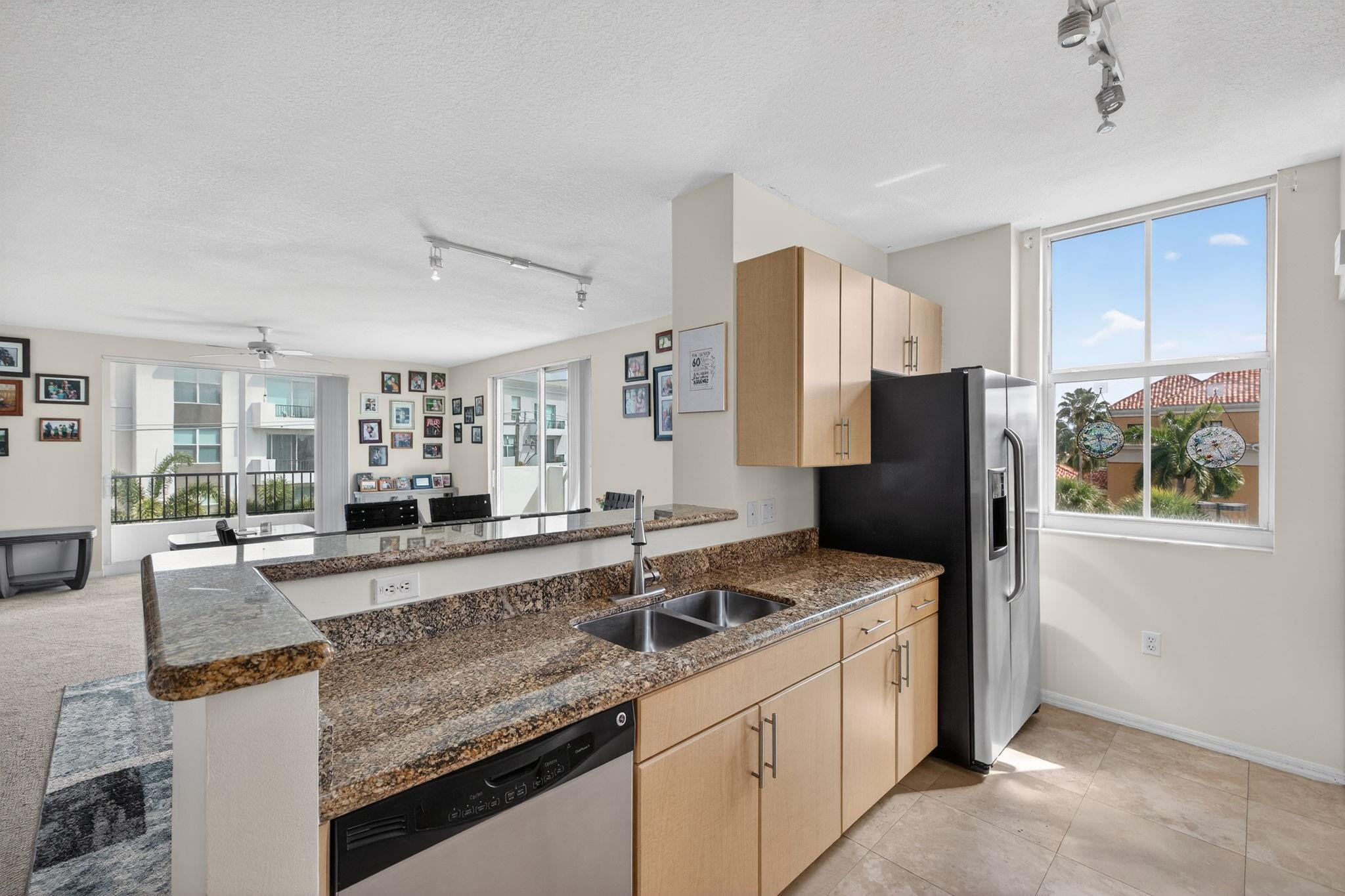 LAUDERDALE ONE CONDO - Residential