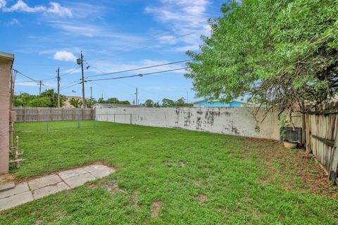 A home in Wilton Manors