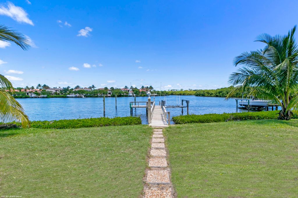 Photo of 19911 198th Lane N, Jupiter, FL 33458 (MLS # R10998543)