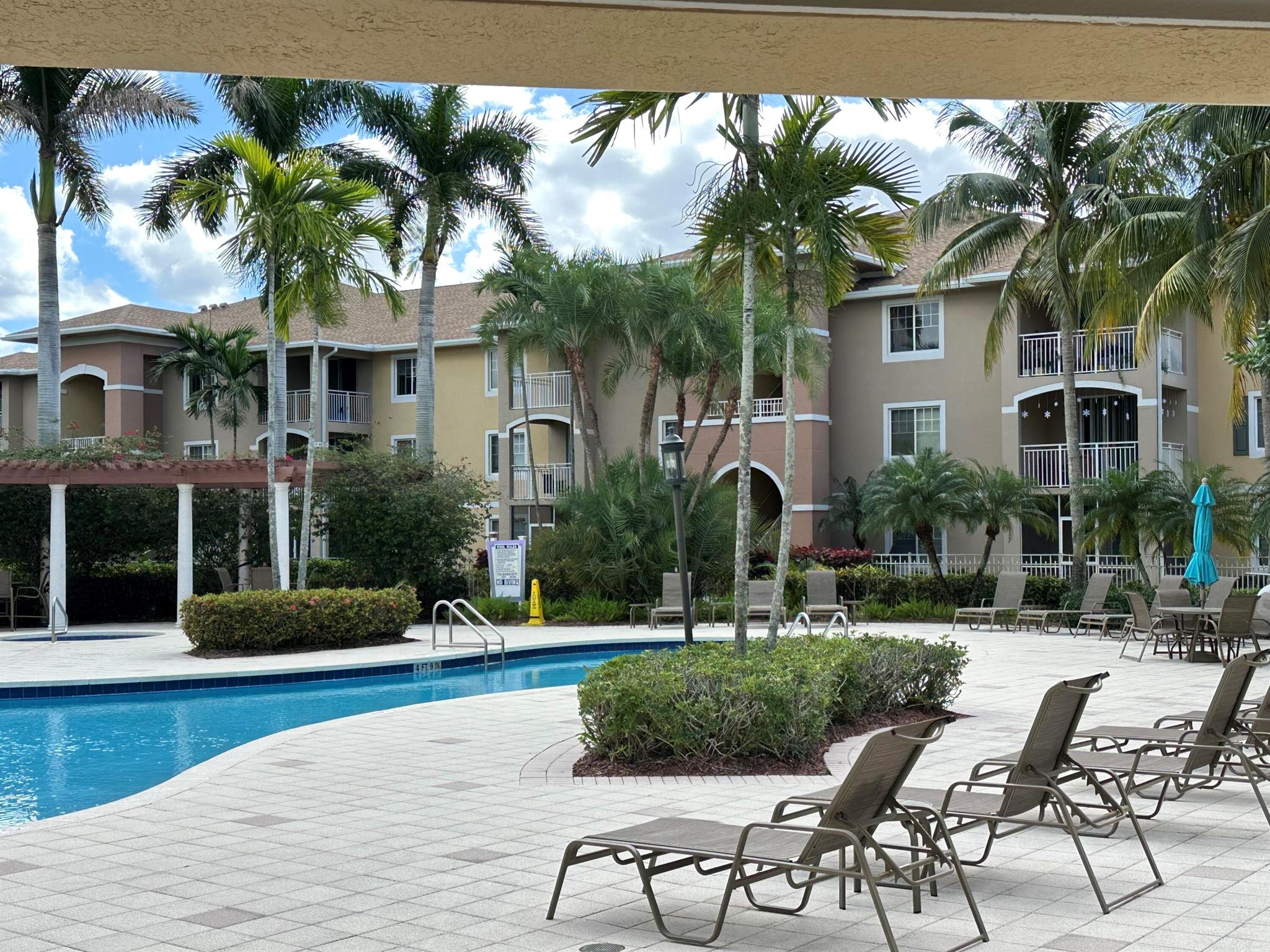 VILLAS AT EMERALD DUNES C - Residential