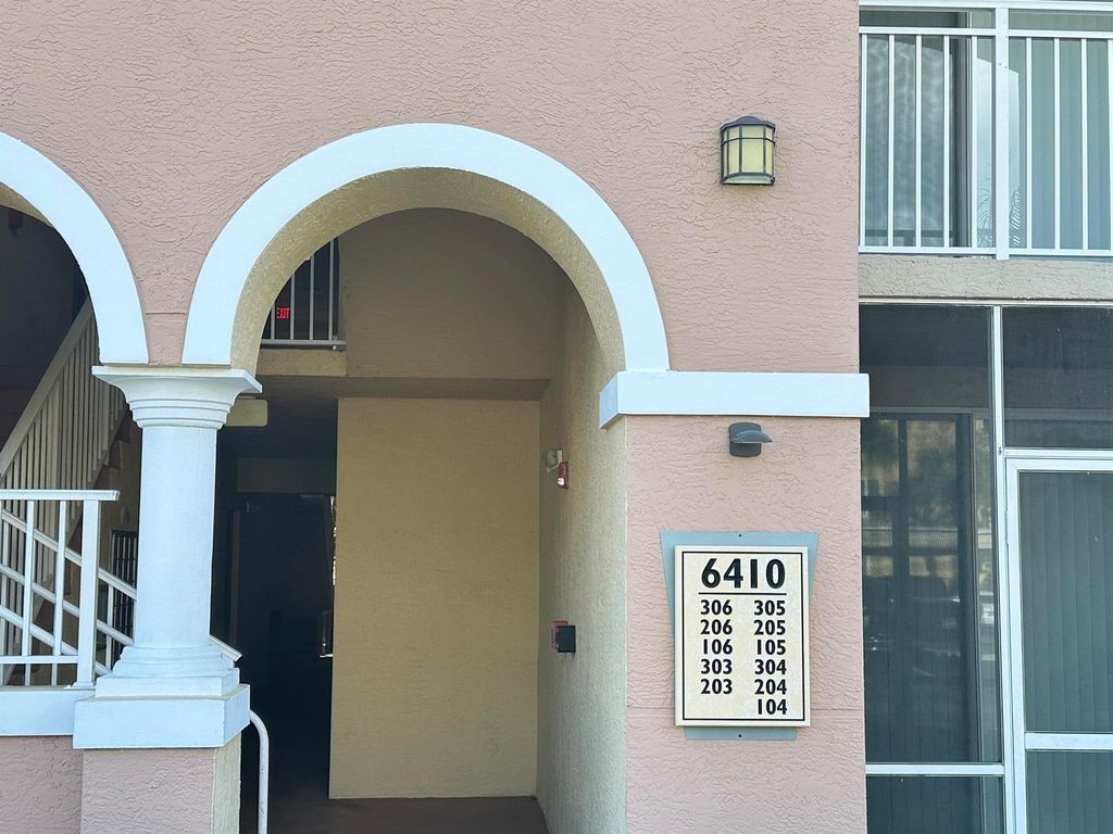 Photo of 6410 Emerald Dunes Drive #105, West Palm Beach, FL 33411 (MLS # R11149869)