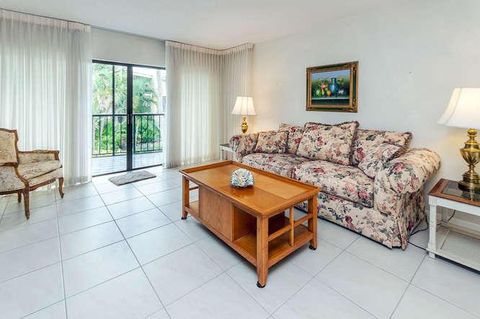 A home in South Palm Beach