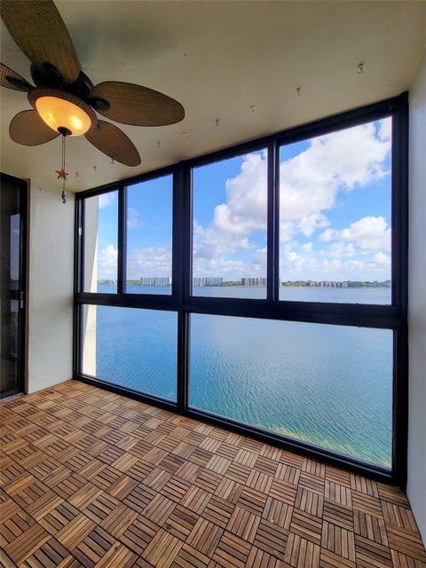 114 Lake Emerald Dr 401 Oakland Park FL 33309