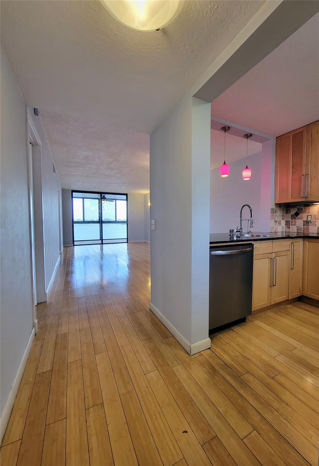 114 Lake Emerald Dr 401