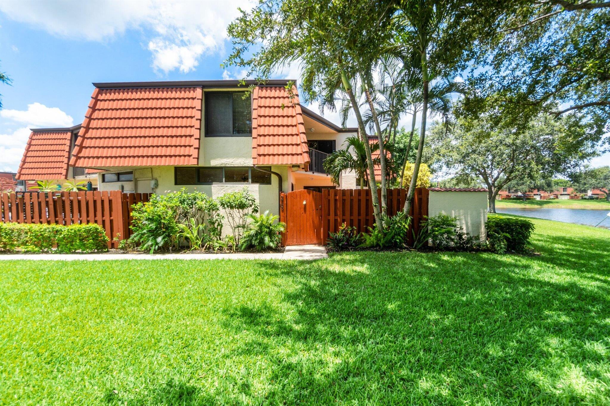 3765 Victoria Drive, West Palm Beach, FL, 33406/$324,900 3 3765 Victoria Drive