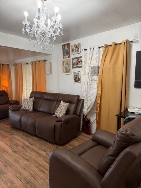 2711 NW 169 Terrace, Miami Gardens, FL, 33056/$450,000 3 2711 NW 169 Terrace