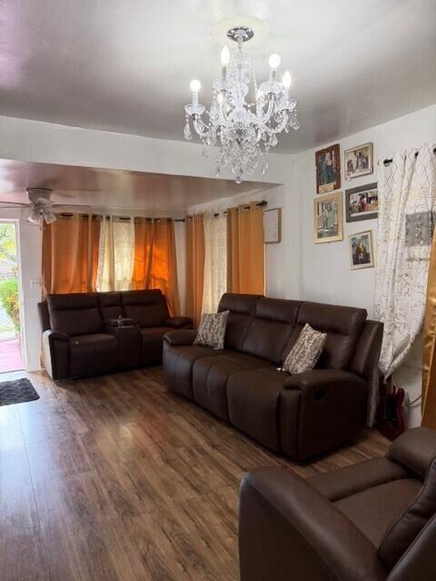 2711 NW 169 Terrace, Miami Gardens, FL, 33056/$450,000 4 2711 NW 169 Terrace