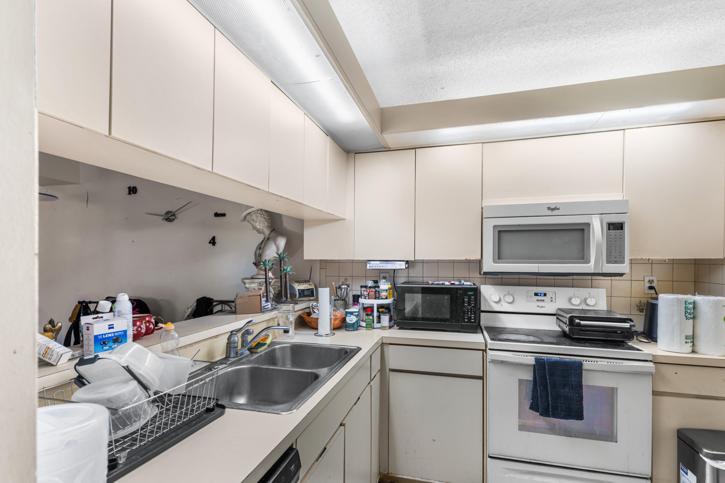 3856 Victoria Drive