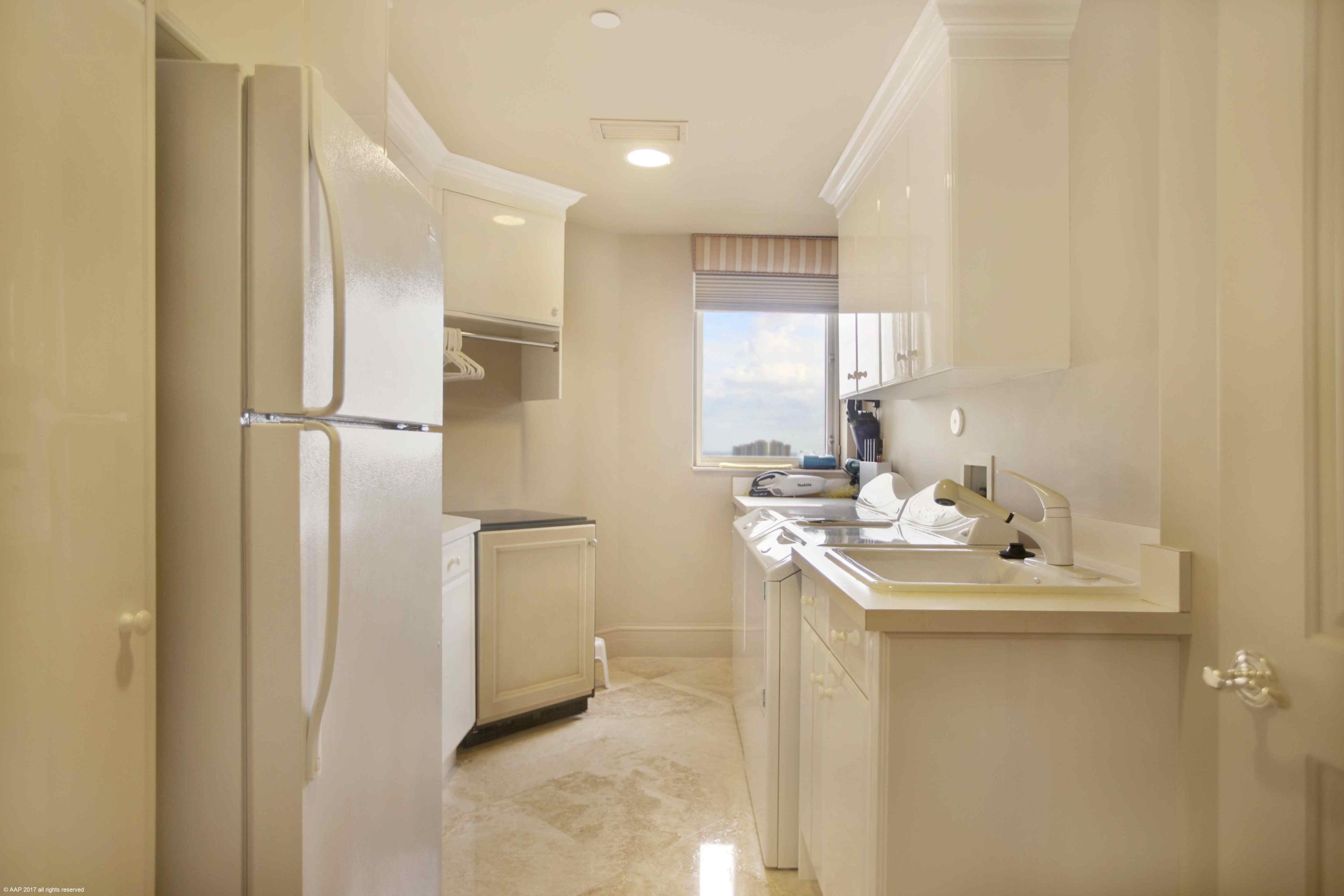 OASIS SINGER ISLAND CONDO - Residential