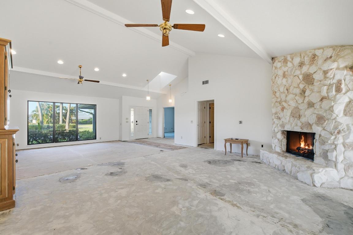 MARINER SANDS COUNTRY CLUB - Residential