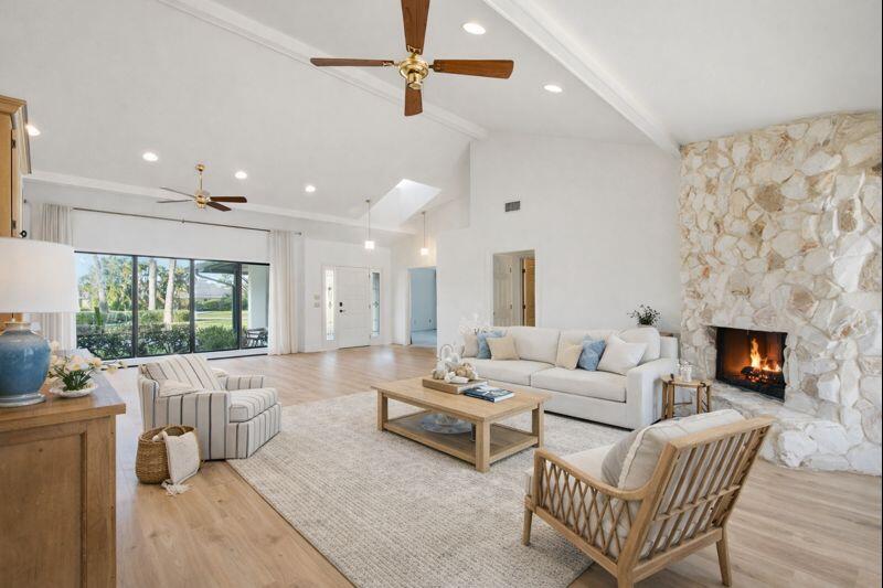 MARINER SANDS COUNTRY CLUB - Residential