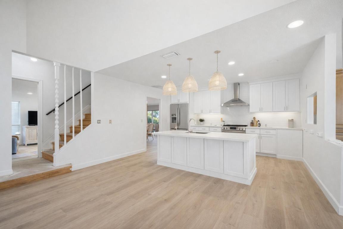 MARINER SANDS COUNTRY CLUB - Residential