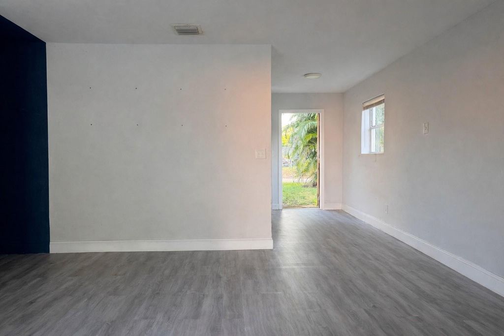 Photo of 2950 NW 20th Street, Fort Lauderdale, FL 33311 (MLS # B26056706)