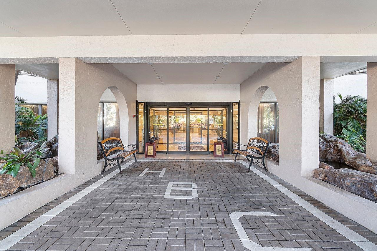 HAMPTON BEACH CLUB - Residential