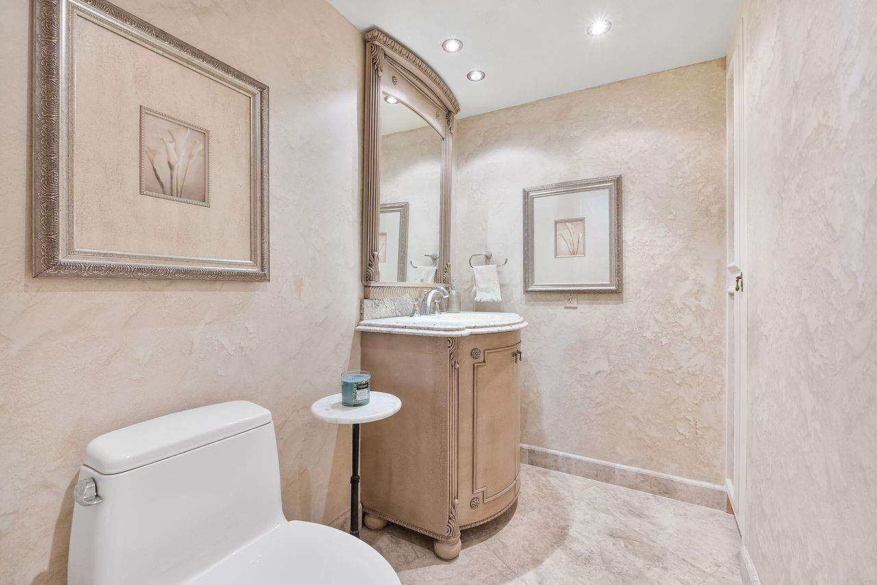 HAMPTON BEACH CLUB - Residential