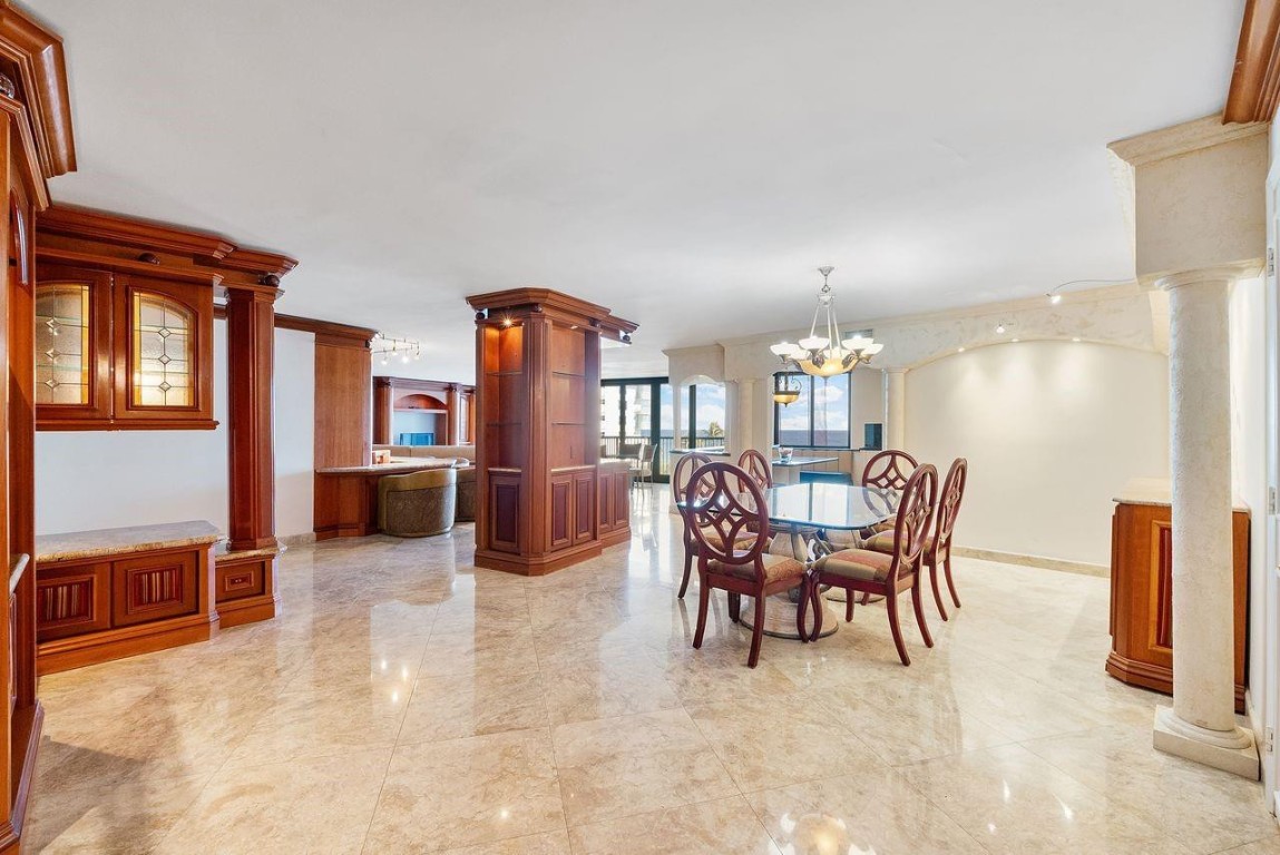 HAMPTON BEACH CLUB - Residential