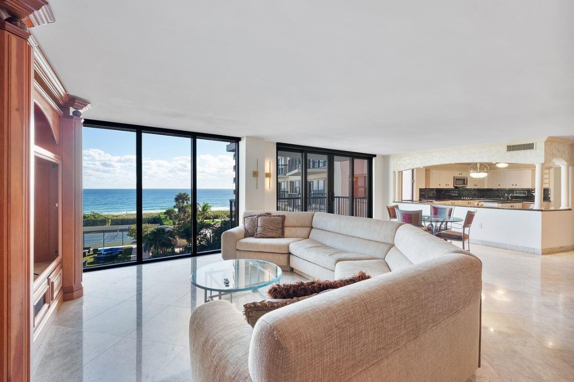 HAMPTON BEACH CLUB - Residential