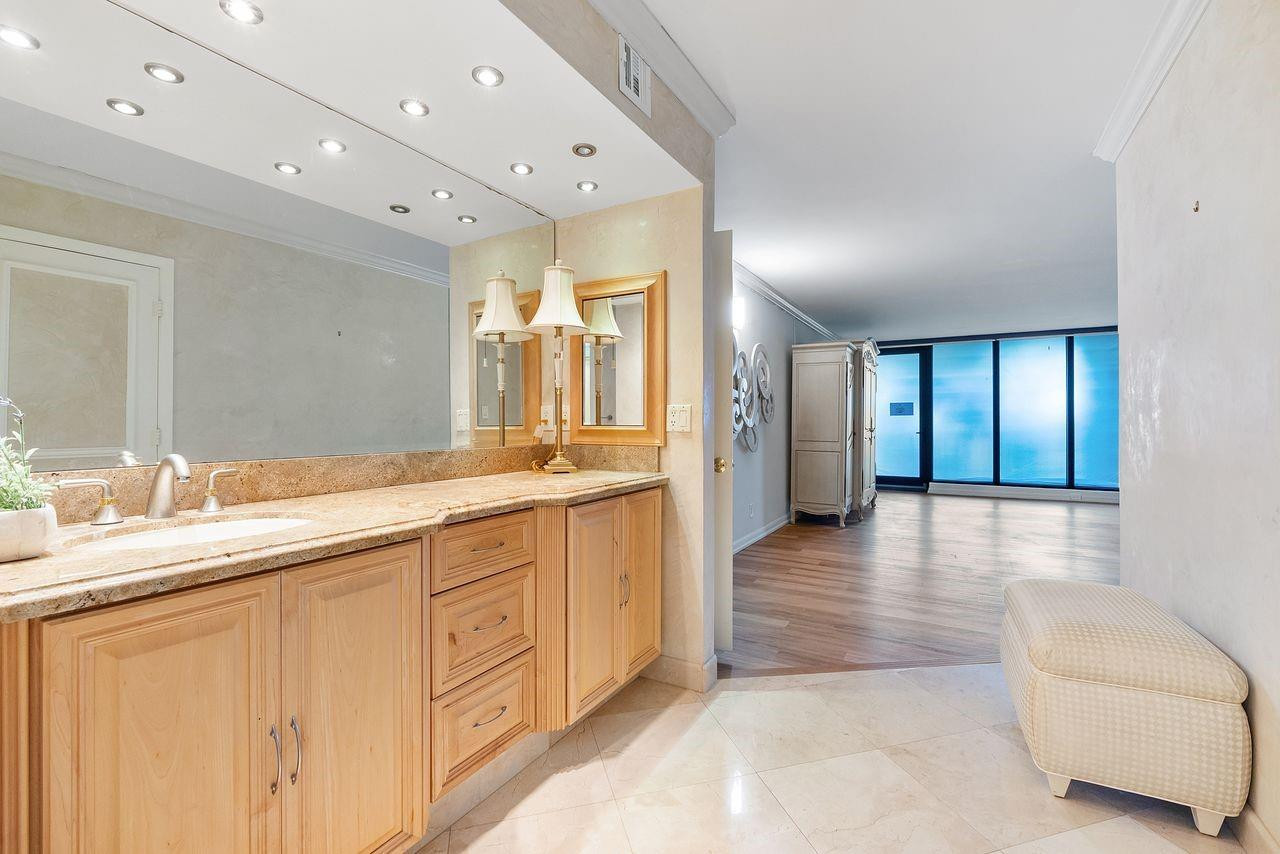 HAMPTON BEACH CLUB - Residential