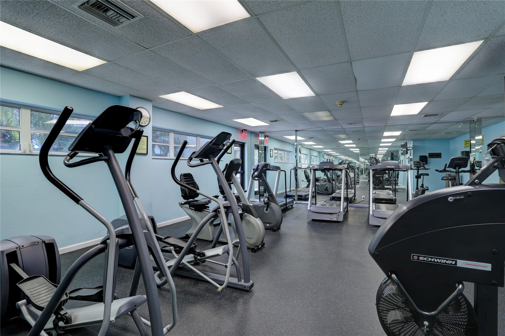 HAMPTON BEACH CLUB - Residential