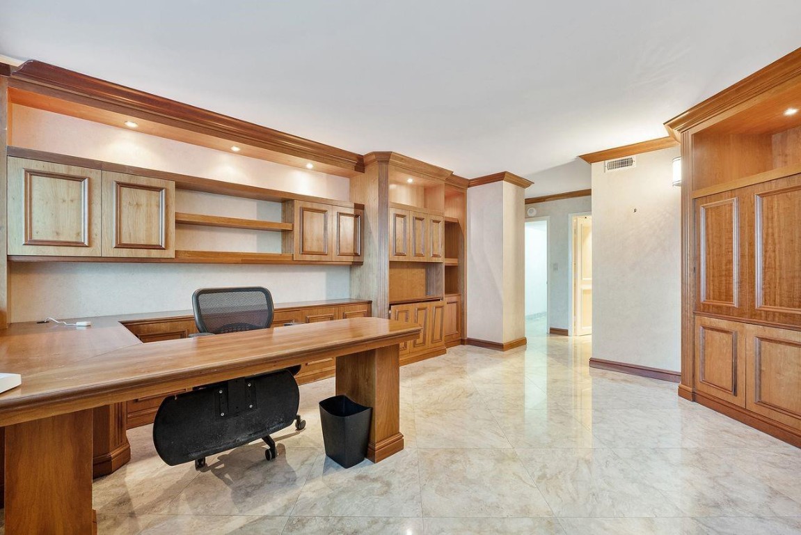 HAMPTON BEACH CLUB - Residential