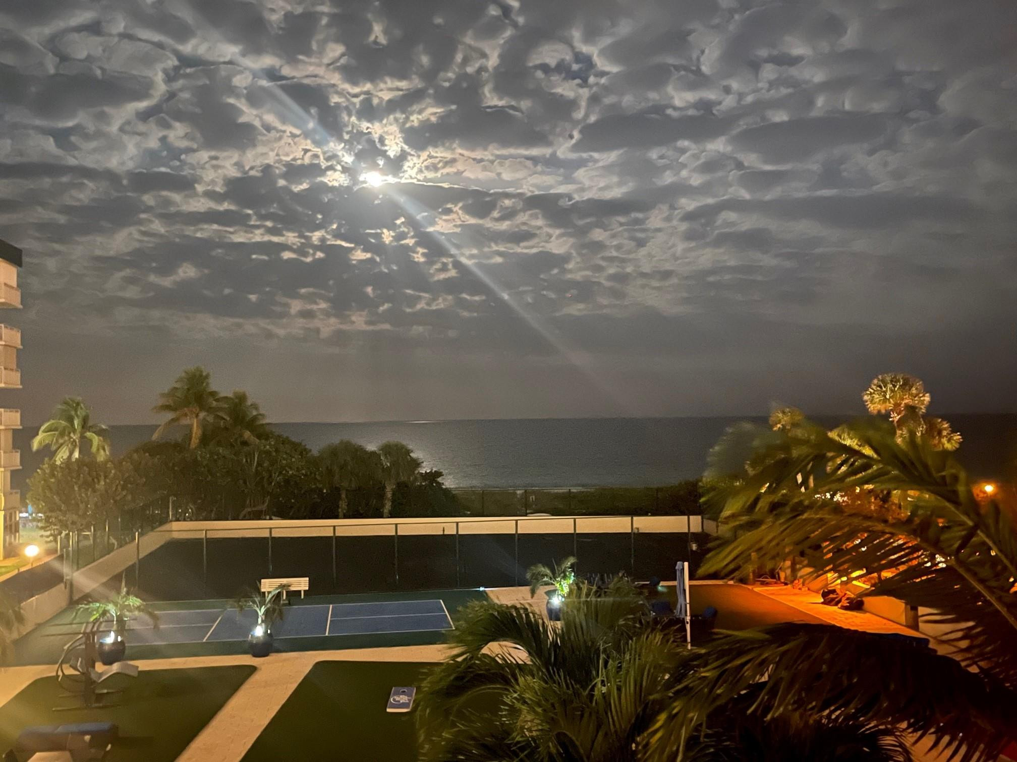 HAMPTON BEACH CLUB - Residential