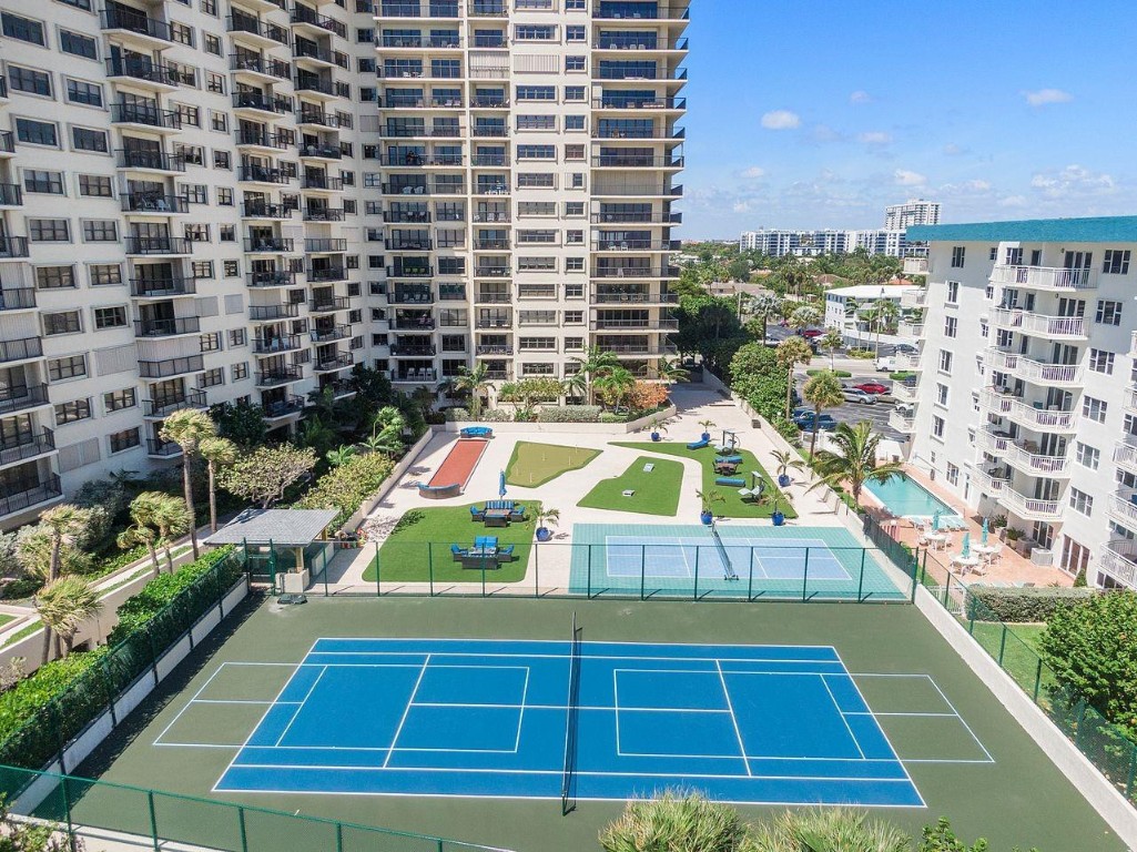 HAMPTON BEACH CLUB - Residential